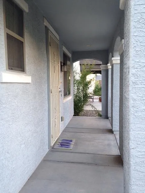 3 bed, 2.5 bath, 1567 sqft, $1,900 — Photo 2