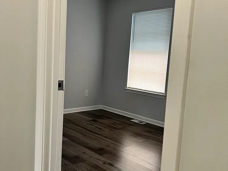 5509 Woodlawn Manor Ct — Photo 5