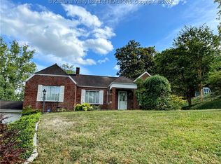 856 McQueen Blvd, Saint Albans, WV 25177