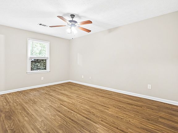 5th image of 3092 Spruce Cir