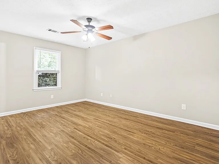 3092 Spruce Cir — Photo 4