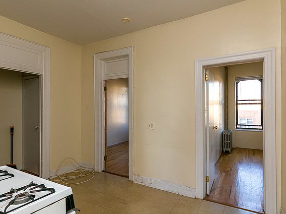 5th image of 278 S 2nd St #D3