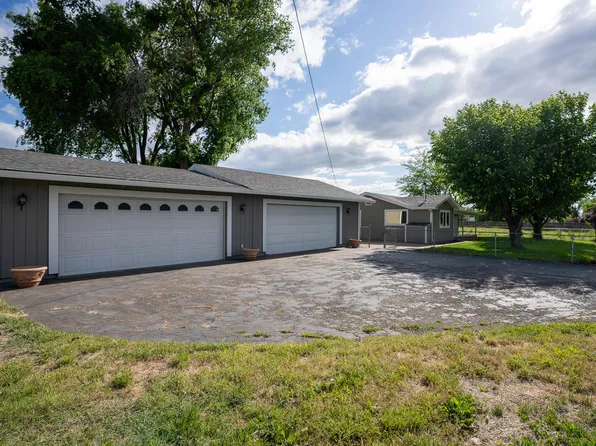 2364 Fowler Ln, Medford, OR 97502