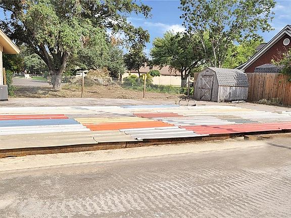 5th image of 1618 Dr Fernando Ortegon Ln