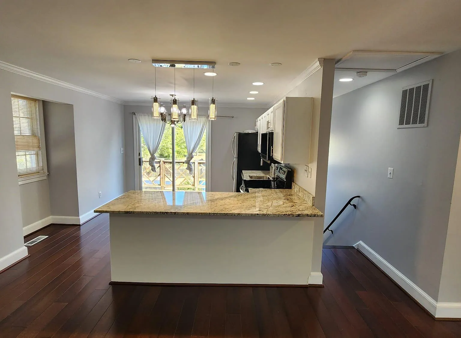 10725 River Rd — Photo 1