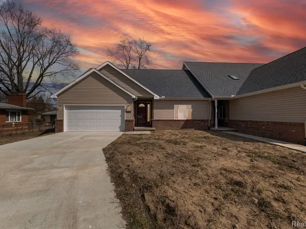 24796 Ashley Ct N, Redford, MI 48239