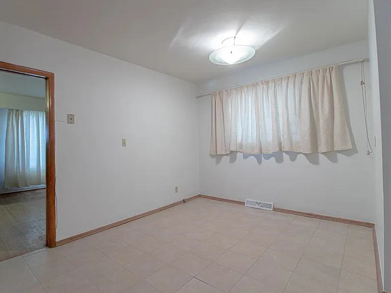 298 Toronto St #298 TORONTO ST — Photo 6