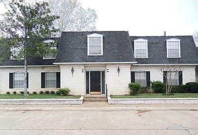 Front Exterior of Building 17-this unit is downstairs