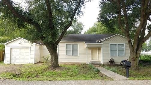 2nd image of 1304 Yupon Ave