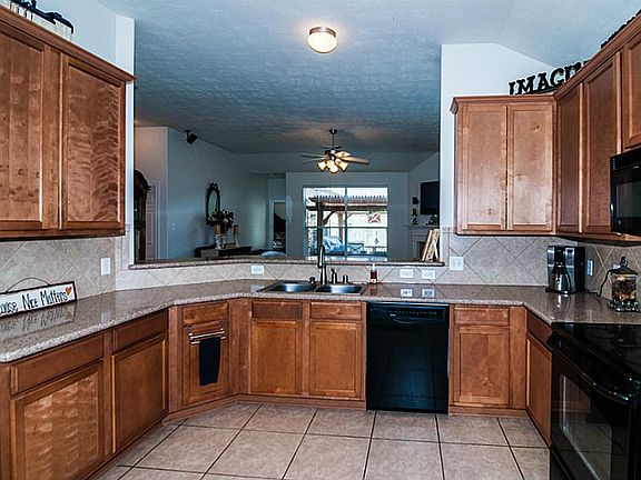 4th image of 20223 Emerald Cliff Ln