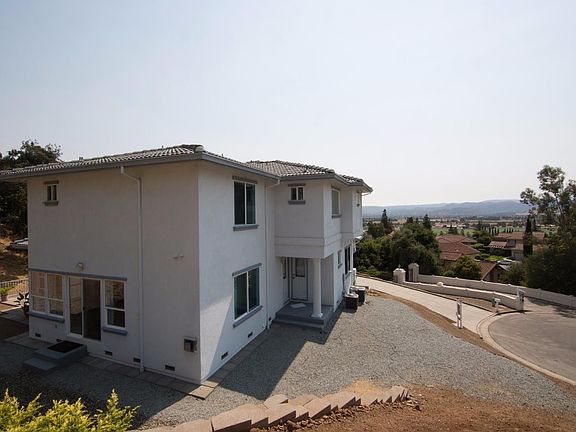 3rd image of 2750 Toro Vista Ct