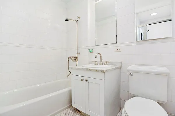 Rented by Citi Habitats | media 17