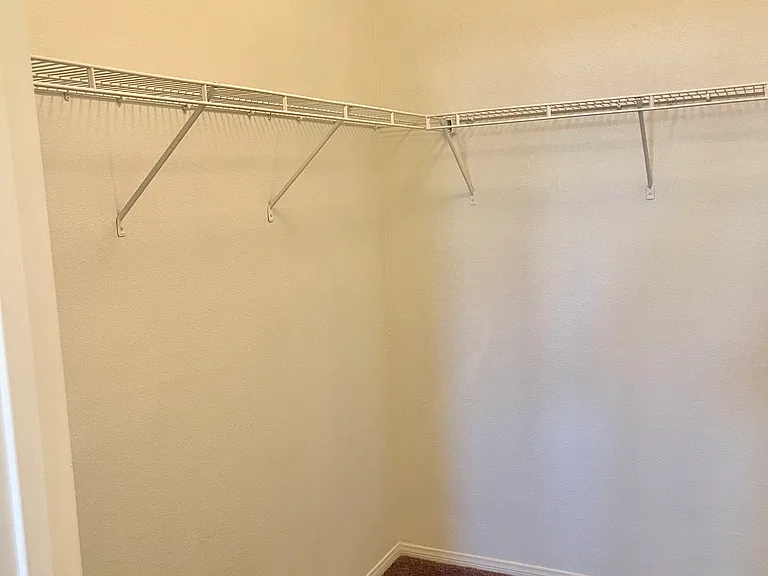 6550 Ditmars St — Photo 30