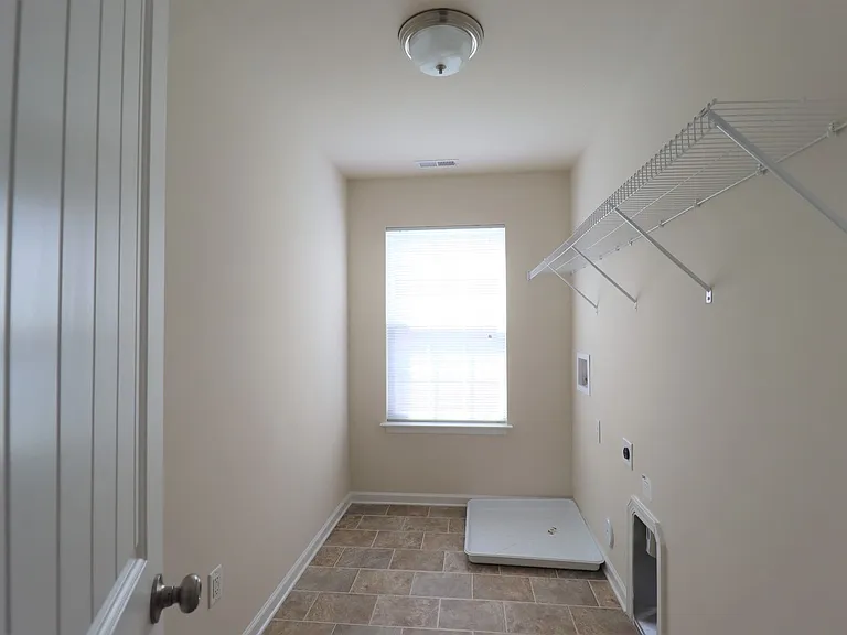 2042 Sinclair Trce — Photo 10