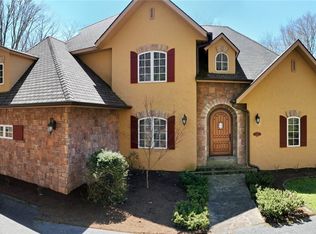 402 Tynecastle Dr, Banner Elk, NC 28604