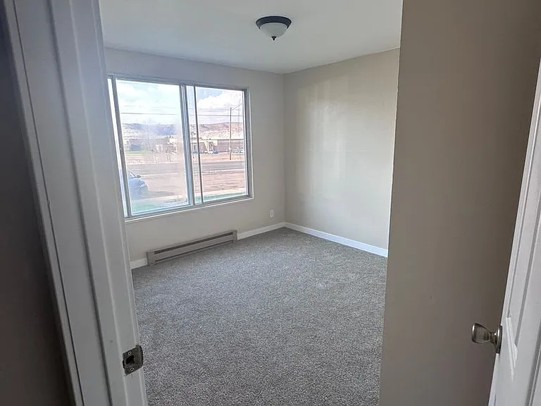 260 Shoshone Ave — Photo 5