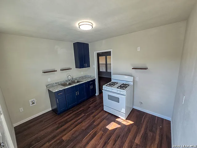1124 Fenfield Ave — Photo 11