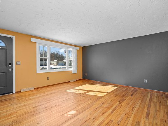 2nd image of 757 W Martin Ave
