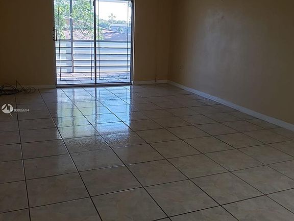 5th image of 19051 NE 2nd Ave APT 1510