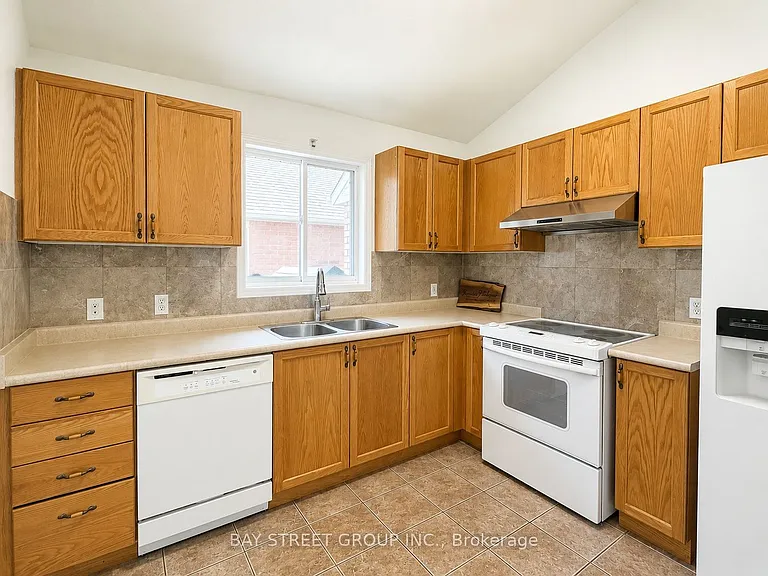 35 Diamond Ct — Photo 12