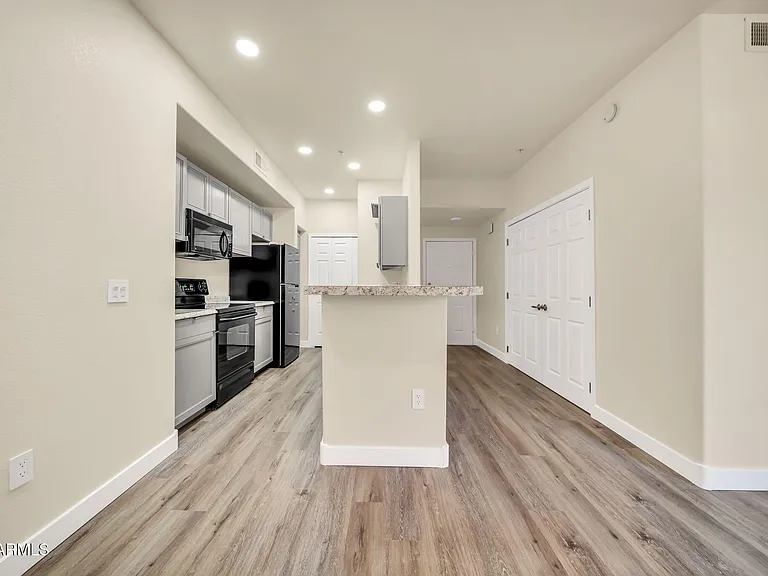 9820 N Central Ave #120 — Photo 14