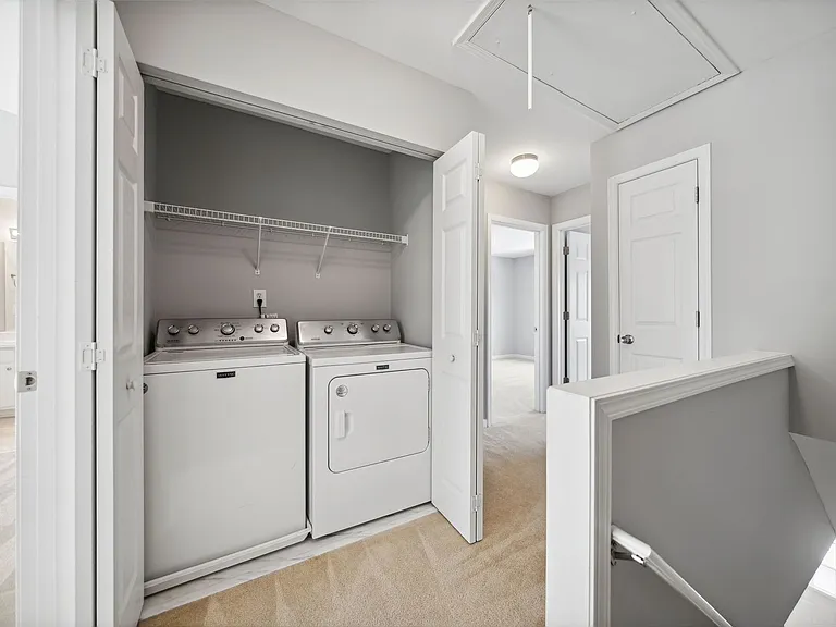306 Canyon Lake Cir — Photo 10