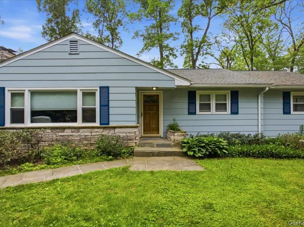 41 Greentree Drive S, Hyde Park, NY 12538