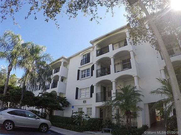 3rd image of 3245 NE 184th St APT 13310