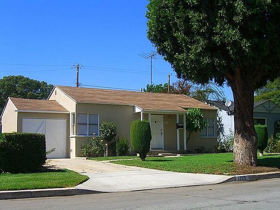 Front w/Garage