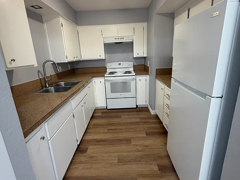 2905 La Costa St #D — Photo 8