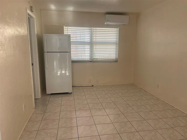 1727 Dewey St #3 — Photo 8