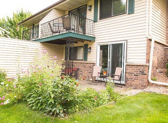 3rd image of 3658 Garden Ct N