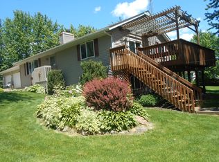 819 Pitcairn Ct, Davis, IL 61019