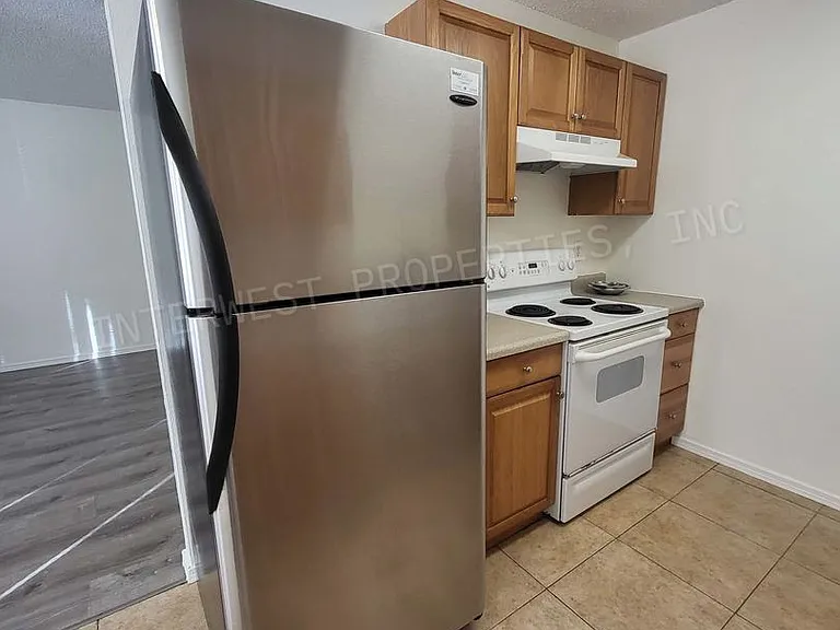 4700 Falls View Ave — Photo 10