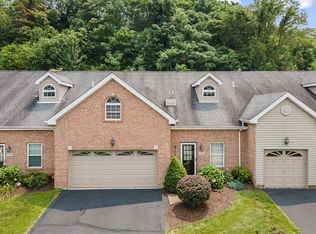 7086 Clubview Dr, Bridgeville, PA 15017