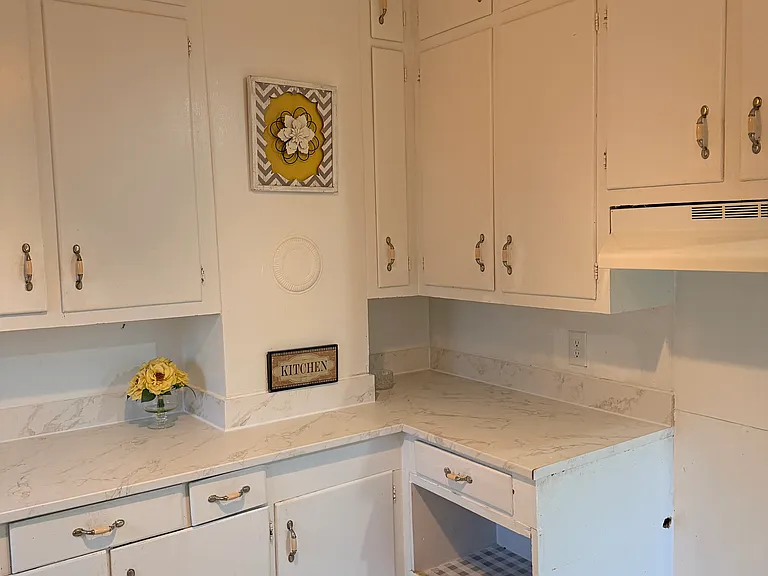 318 W Franklin St — Photo 3