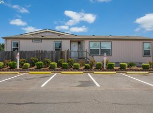 1000 S McKern Ct #7, Newberg, OR 97132