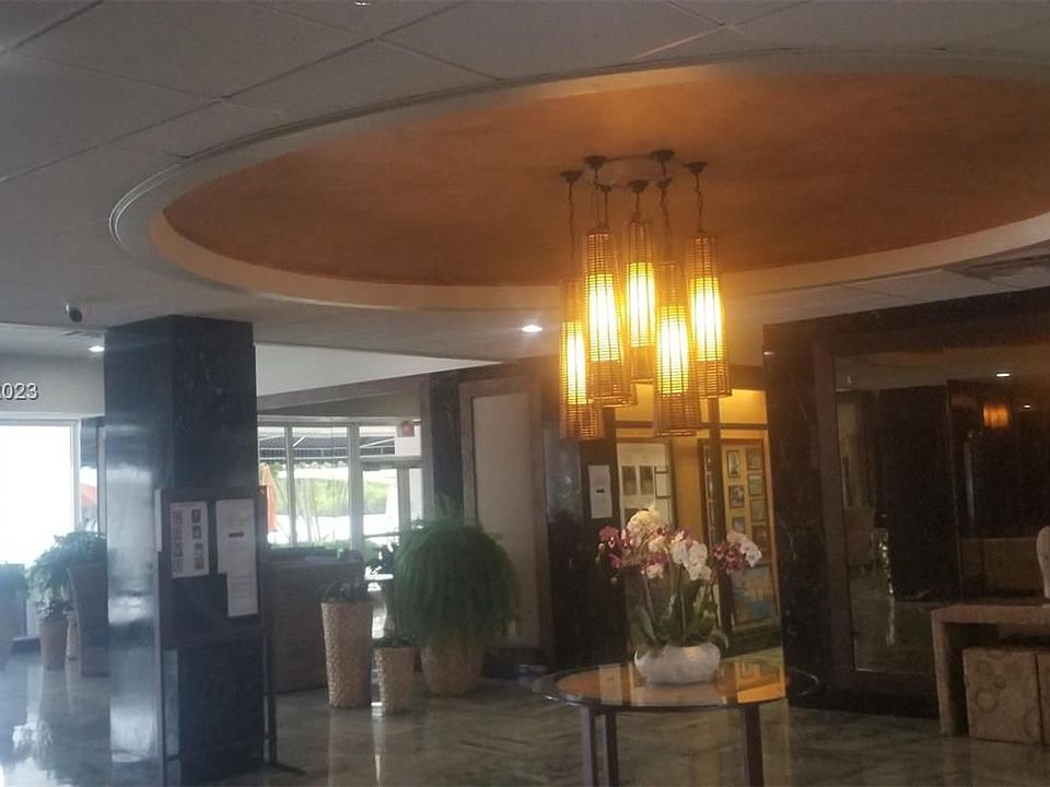 1st image of 500 Bayview Dr APT 1821