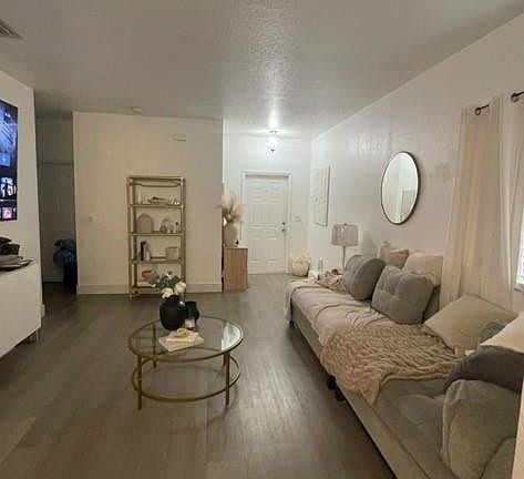 4th image of 2590 NE 3rd Drive #201