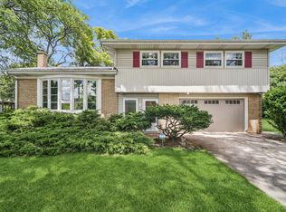 6 Linden Ave, Buffalo Grove, IL 60089