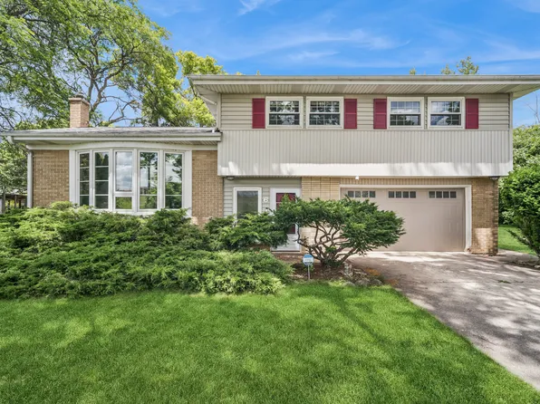 6 Linden Ave, Buffalo Grove, IL 60089