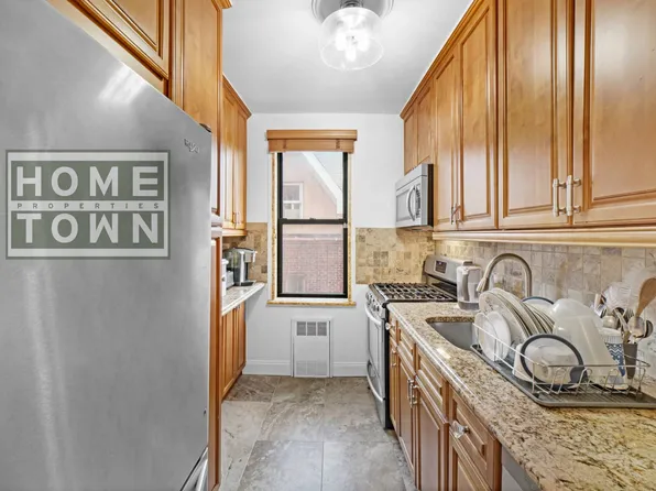 2310 Ocean Parkway image 4 of 8