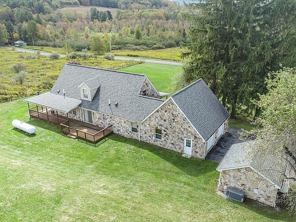4th image of 5024 Cranesville Rd