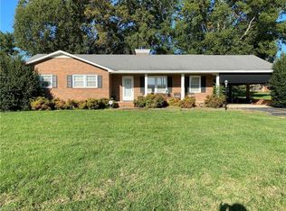 927 Mayford Dr, Kernersville, NC 27284