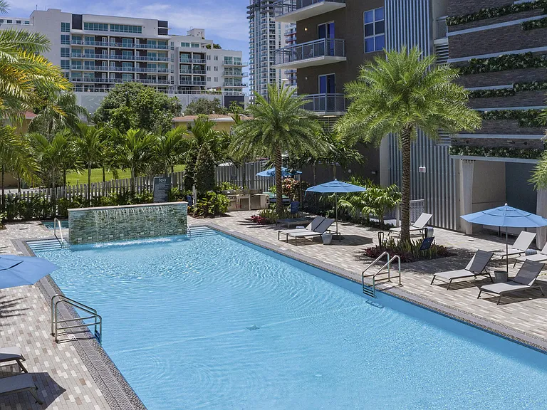 Blu27 at Edgewater — Photo 5
