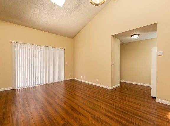 2nd image of 1365 Newport Ave APT 202