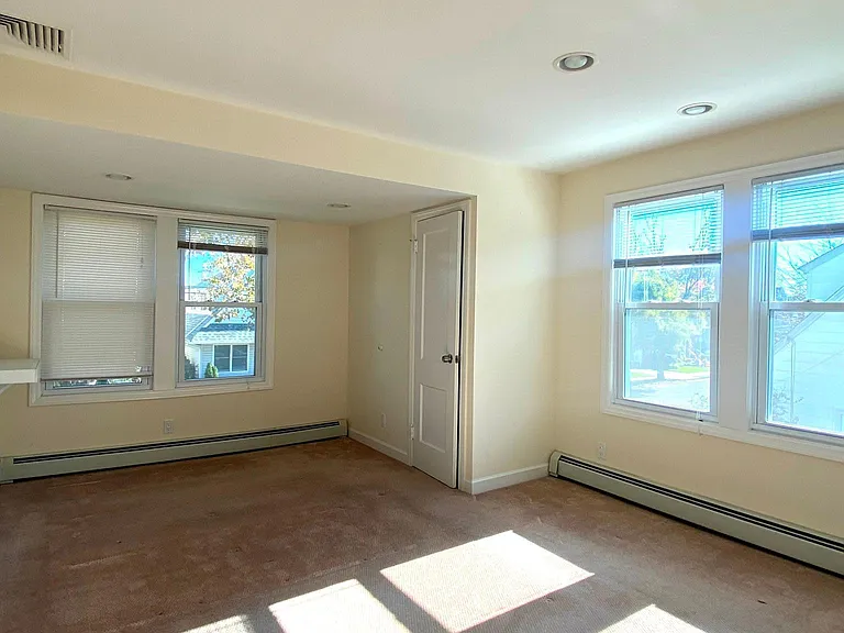 18 Temple St #2 — Photo 2