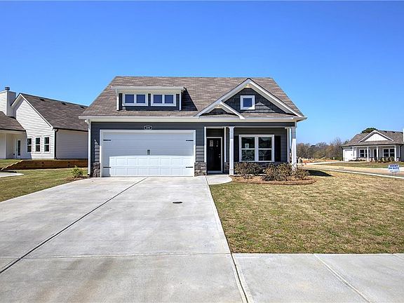 2nd image of 200 Daisy Ct
