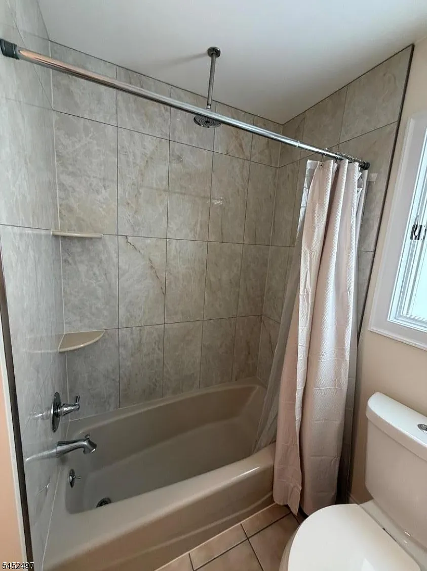 3 bed, 1.0 bath, $3,000 — Photo 4