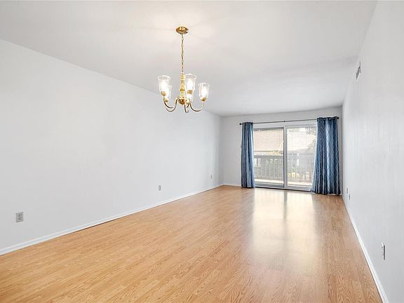 3rd image of 5353 N Kenrick Parke Dr APT 104